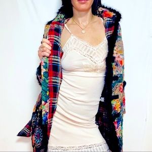 VINTAGE Quilted Floral Print Coat w/ Faux Fur Trim